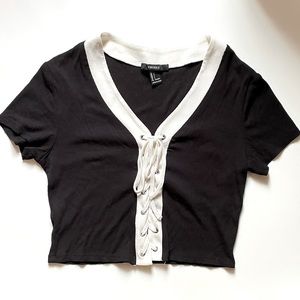 Black and white cropped top